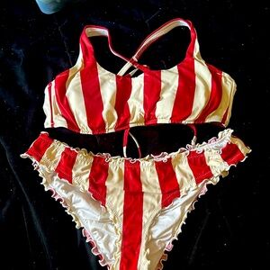 Bathing suit in size 36B
